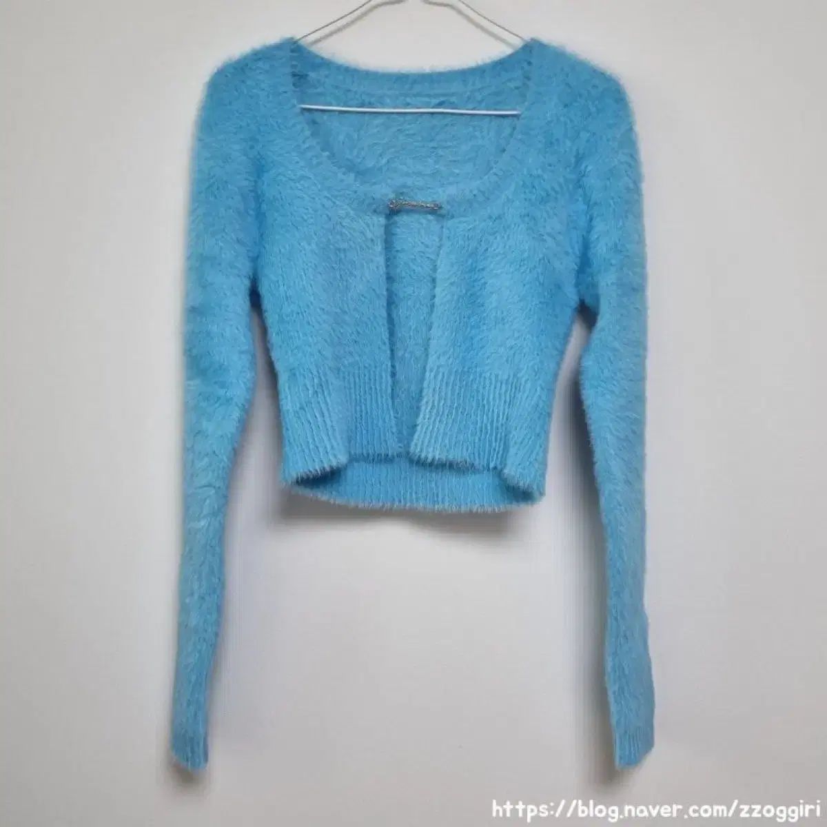 JACQUEMUS ジャックムス ロゴチャーム フラッフィー クロップド