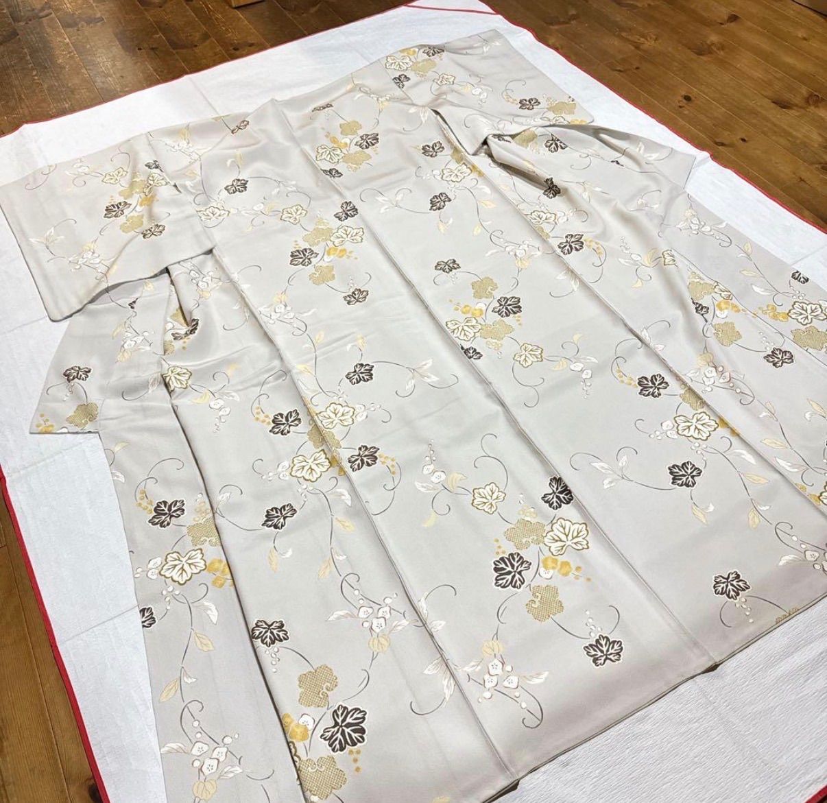 大塚謹製　摺疋田蔦葡萄　京友禅小紋　正絹　長襦袢　セット 大塚謹製 摺疋田蔦葡萄 京友禅小紋 正絹 長襦袢 セット - メルカリ