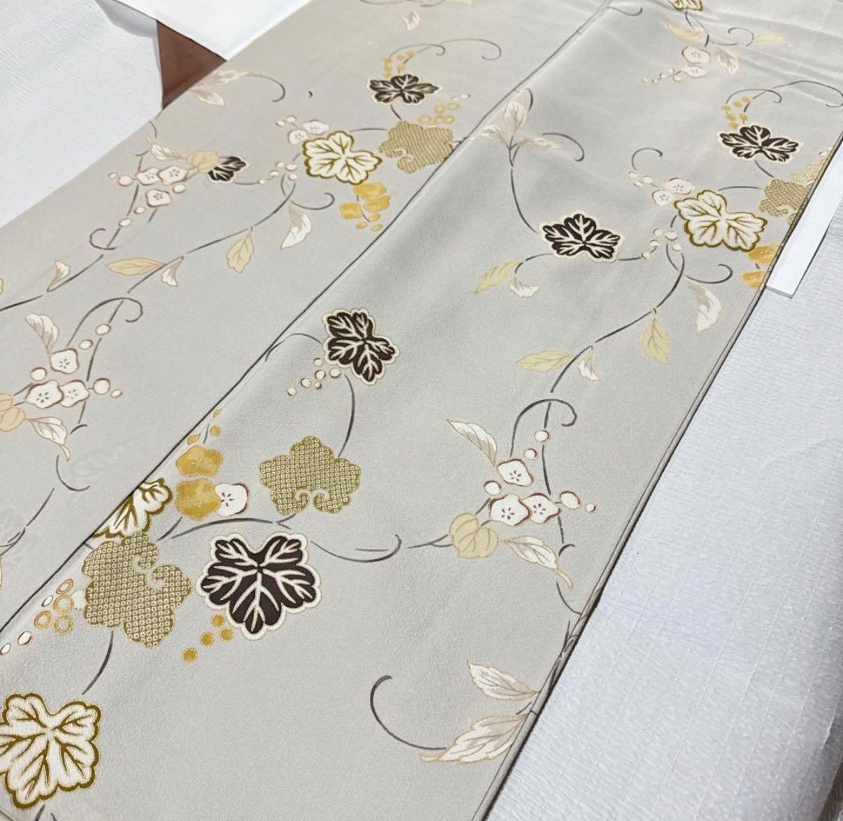 大塚謹製　摺疋田蔦葡萄　京友禅小紋　正絹　長襦袢　セット 大塚謹製 摺疋田蔦葡萄 京友禅小紋 正絹 長襦袢 セット - メルカリ