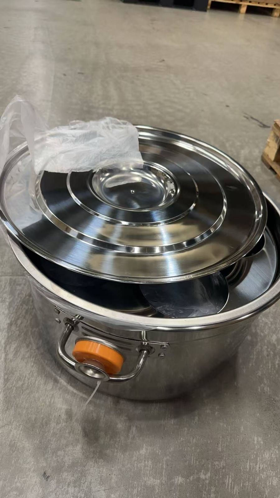 麺料理鍋セット 業務用 店舗用 ラーメン鍋 そば鍋 茹麺鍋セット おでん鍋 ガス火用 IH対応 ステンレス鋼製 カレー おでん ラーメン うどん しゃぶしゃぶ用 調理器具 キッチン用品 湯切りザル付 5ッ切