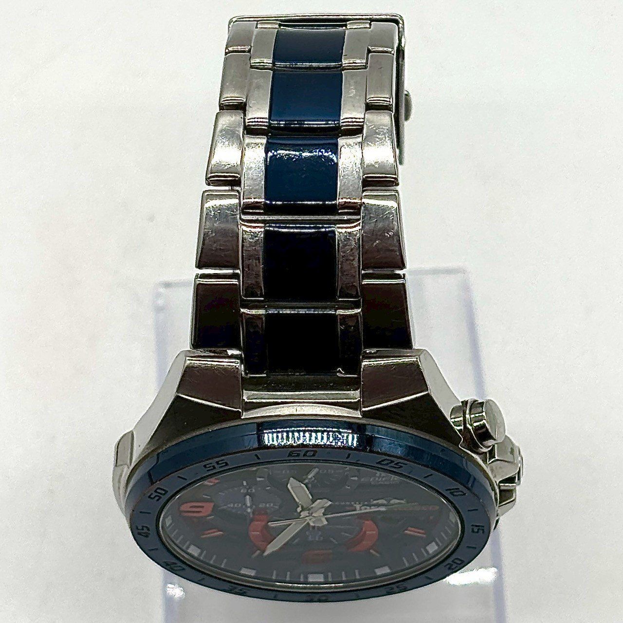 疾走感を纏う一本】 CASIO EDIFICE 腕時計 Toro Rosso Limited Edition