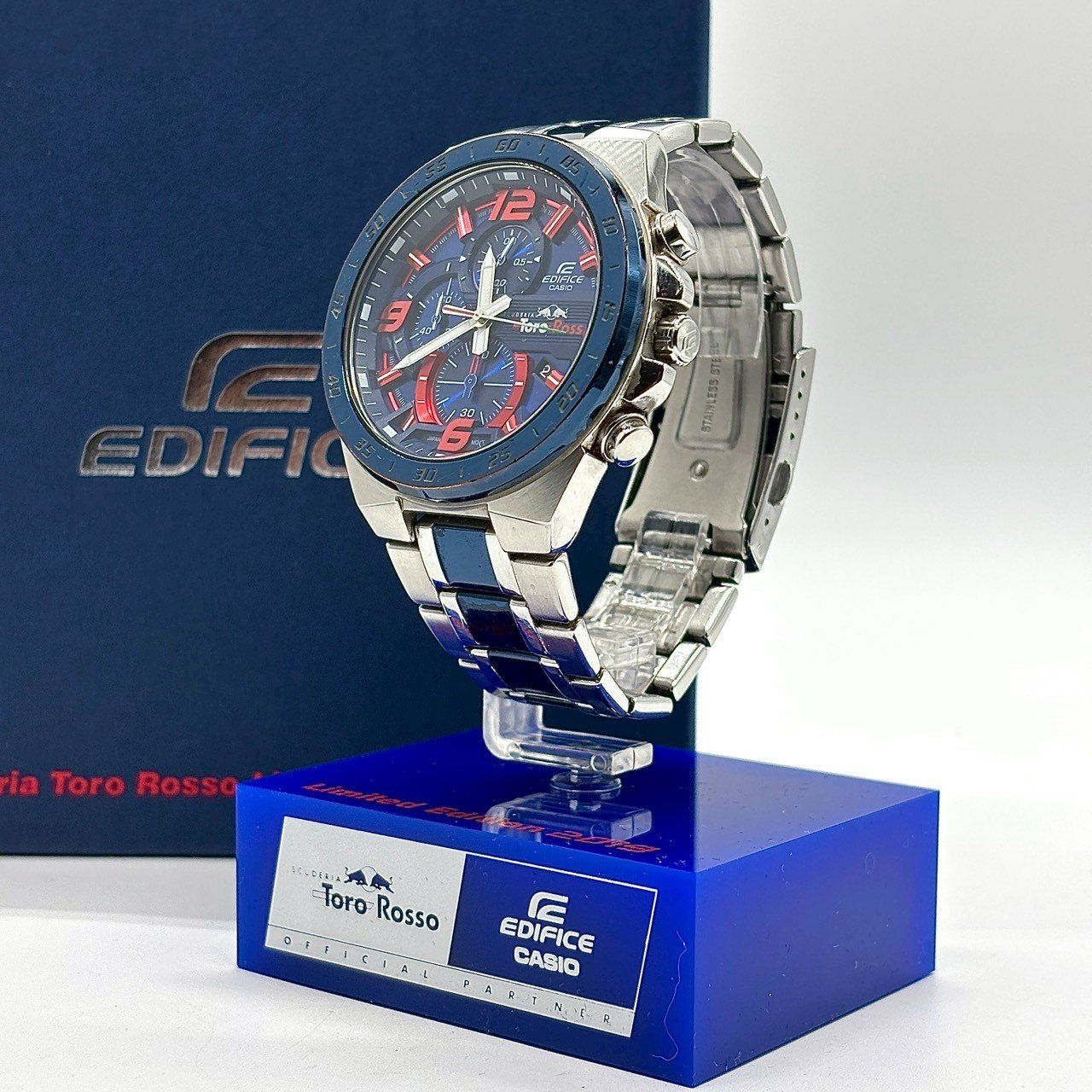 疾走感を纏う一本】 CASIO EDIFICE 腕時計 Toro Rosso Limited Edition