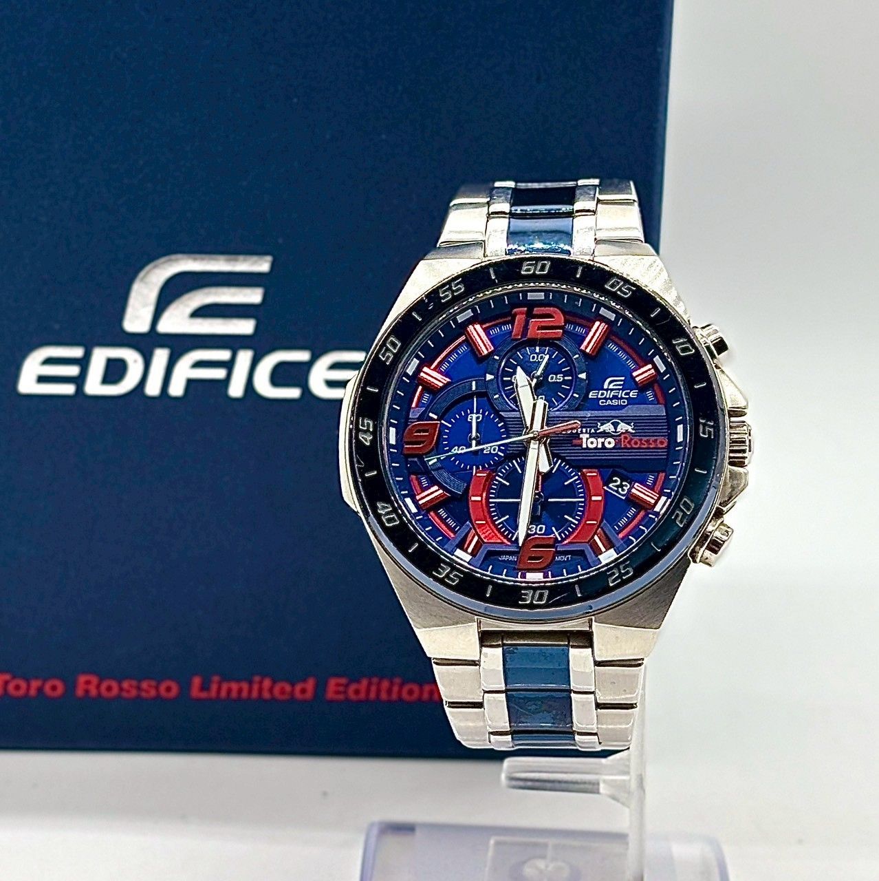 疾走感を纏う一本】 CASIO EDIFICE 腕時計 Toro Rosso Limited Edition
