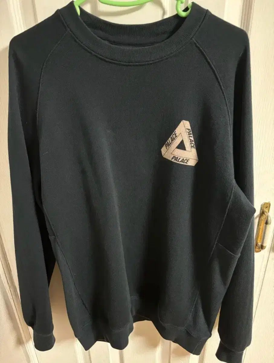 PALACE パレス クルーネック ブラック Sサイズ - メルカリ