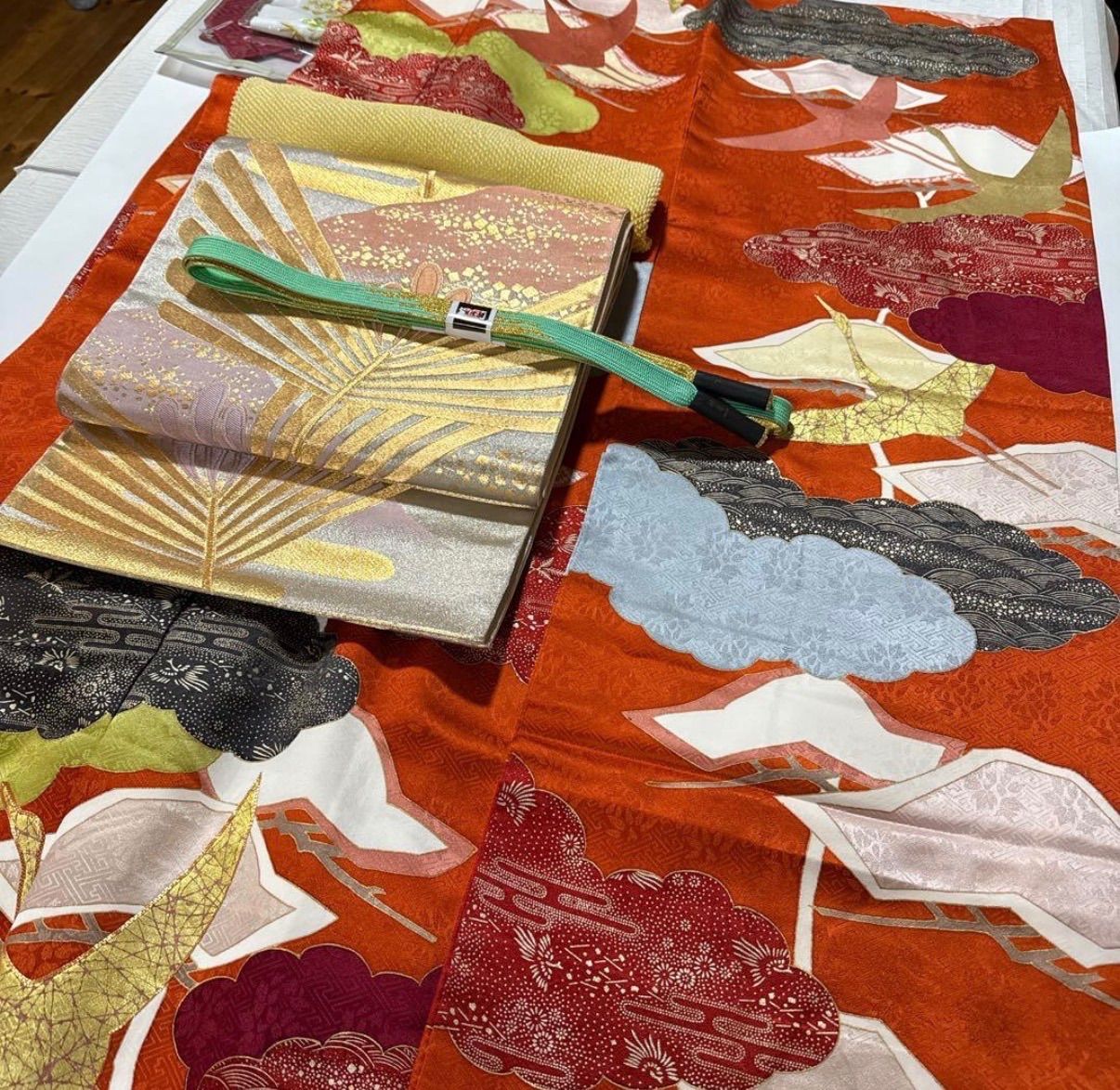 藤井寛　梅垣織物　振袖　成人式　フルセット　正絹　衿秀 藤井寛 梅垣織物 振袖 成人式 フルセット 正絹 衿秀 - メルカリ