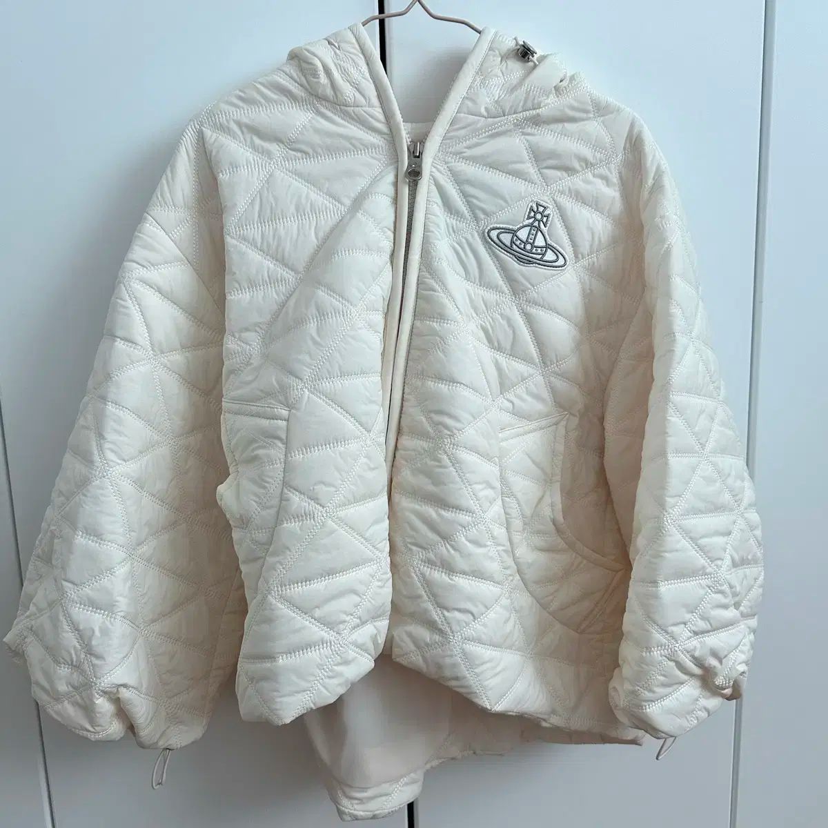 ヴィヴィアン・ウエストウッド アングロマニア ダウン - メルカリ