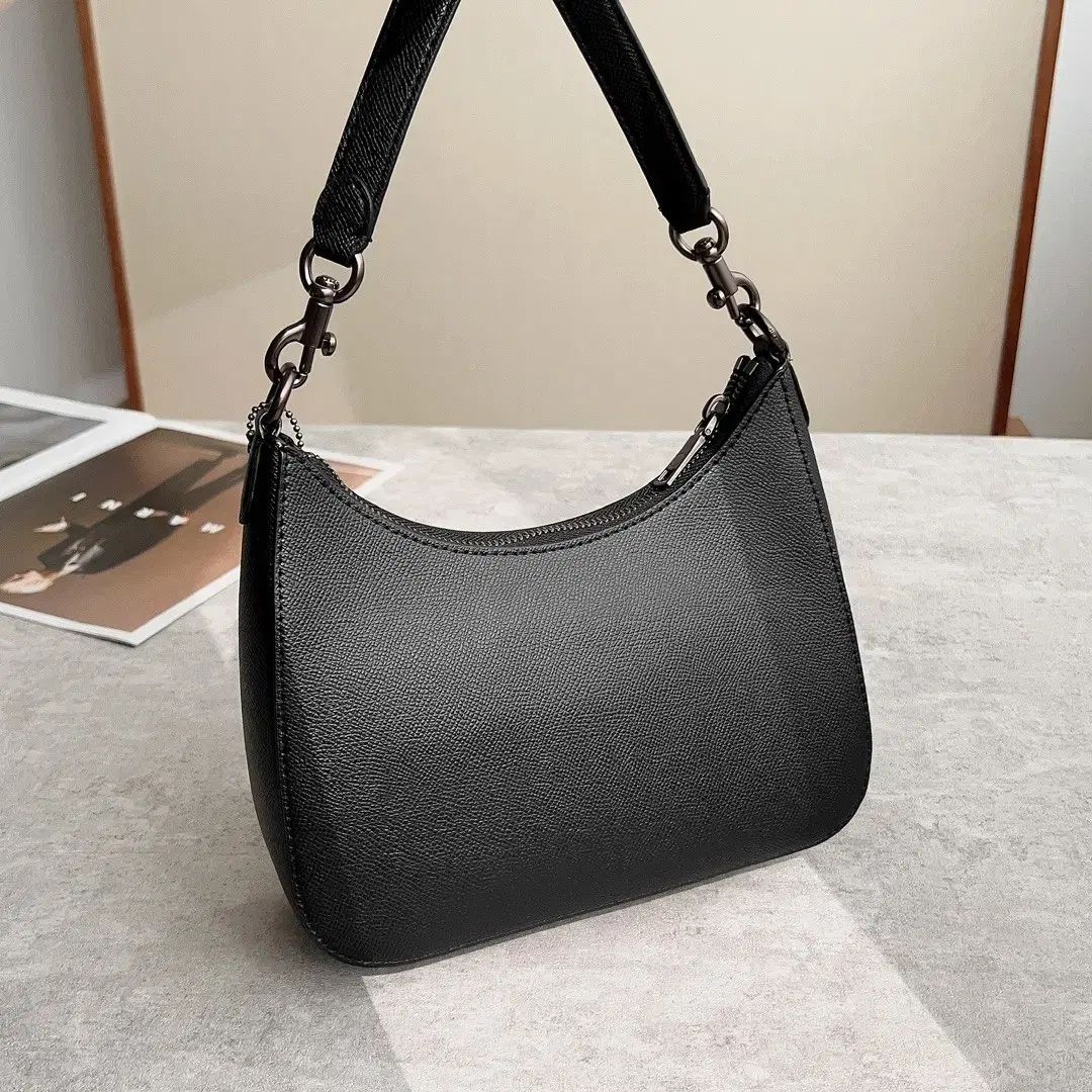 842 クロスバック