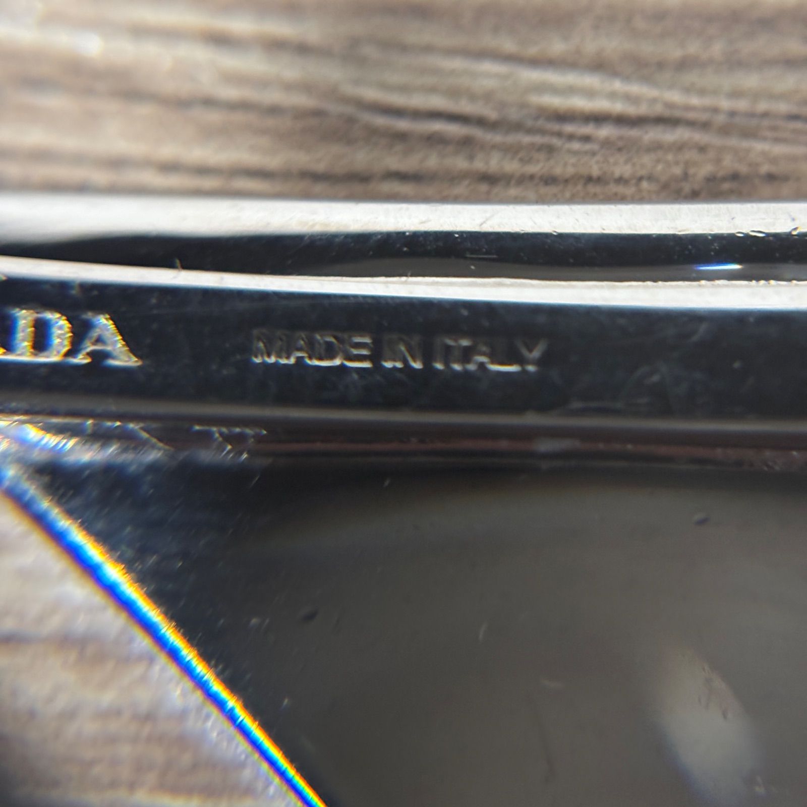  PRADA プラダ 三角ロゴ ヘアピン バレッタ ヘア ホワイト 白 シルバー ロゴ金具 2点セット 箱 カード レシート付 ヘアピン ヘアアクセサリー