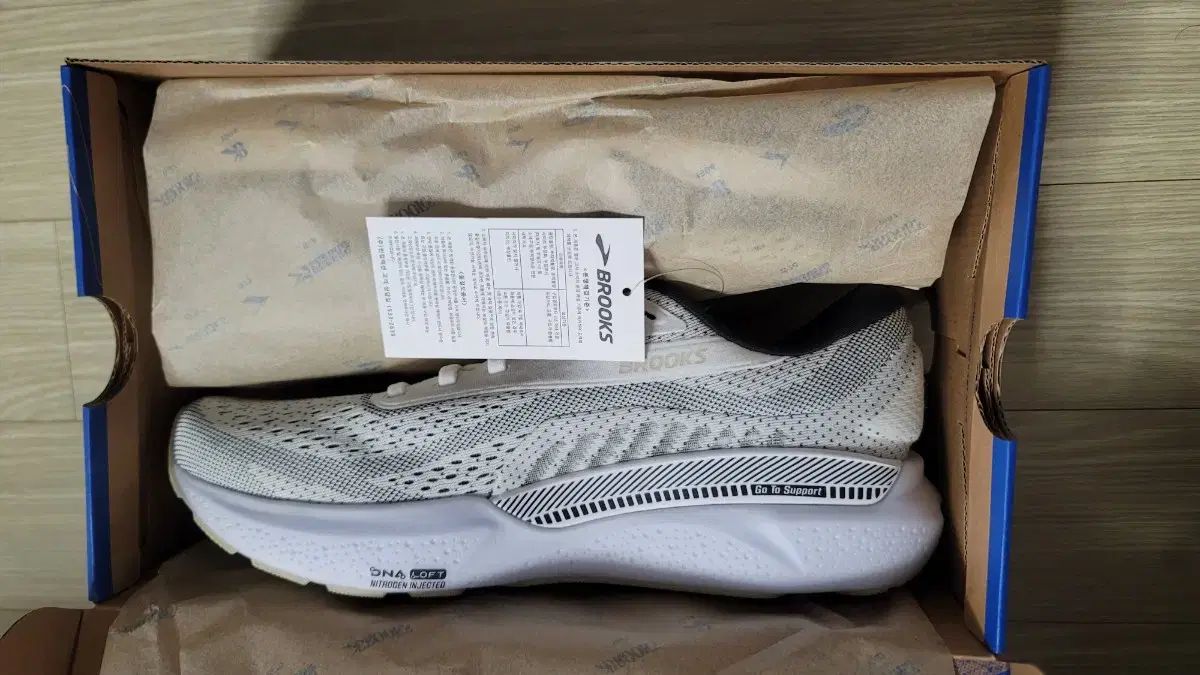  ブルックス ランニングシューズ アドレナリン GTS 24 白 メンズ 26 5 その他 靴