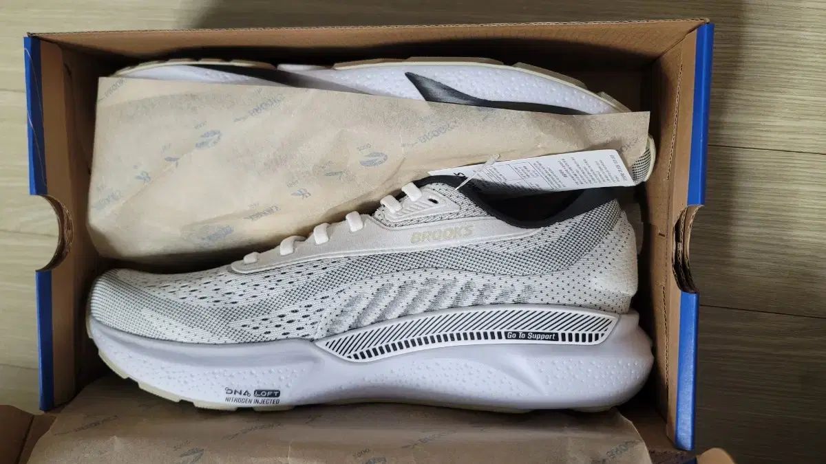  ブルックス ランニングシューズ アデレナリン GTS 24 白 メンズ 27 5 その他 靴