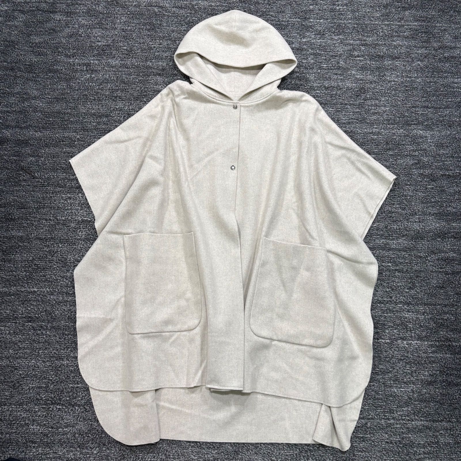 美品 yori ウール フーデッドポンチョコート ライトグレー 38 ヨリ