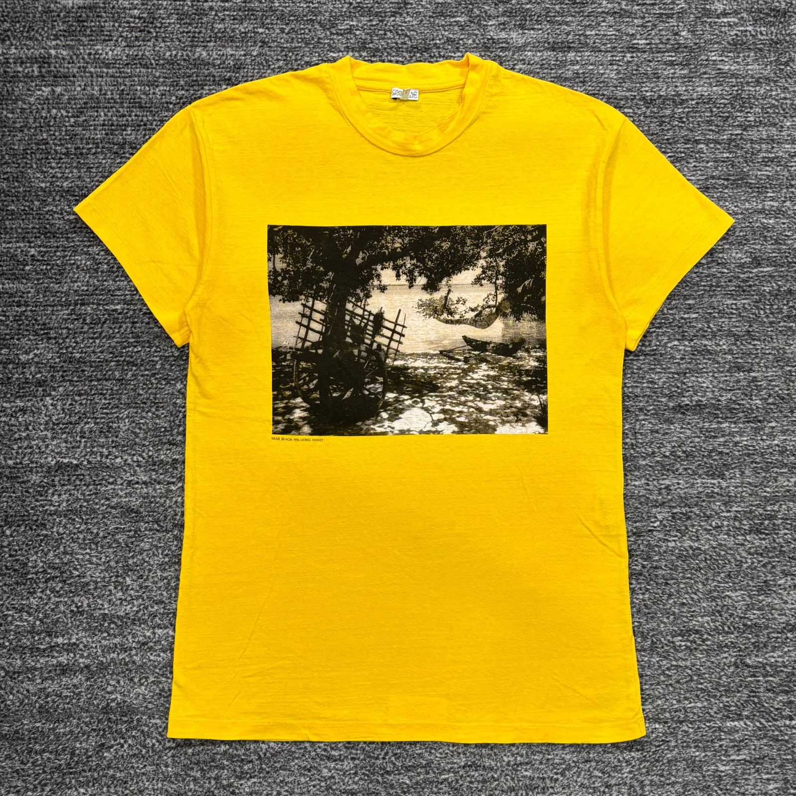 LOEWE Paul's Tシャツ イエロー　メンズ　レディース LOEWE Paul's Tシャツ イエロー メンズ レディース