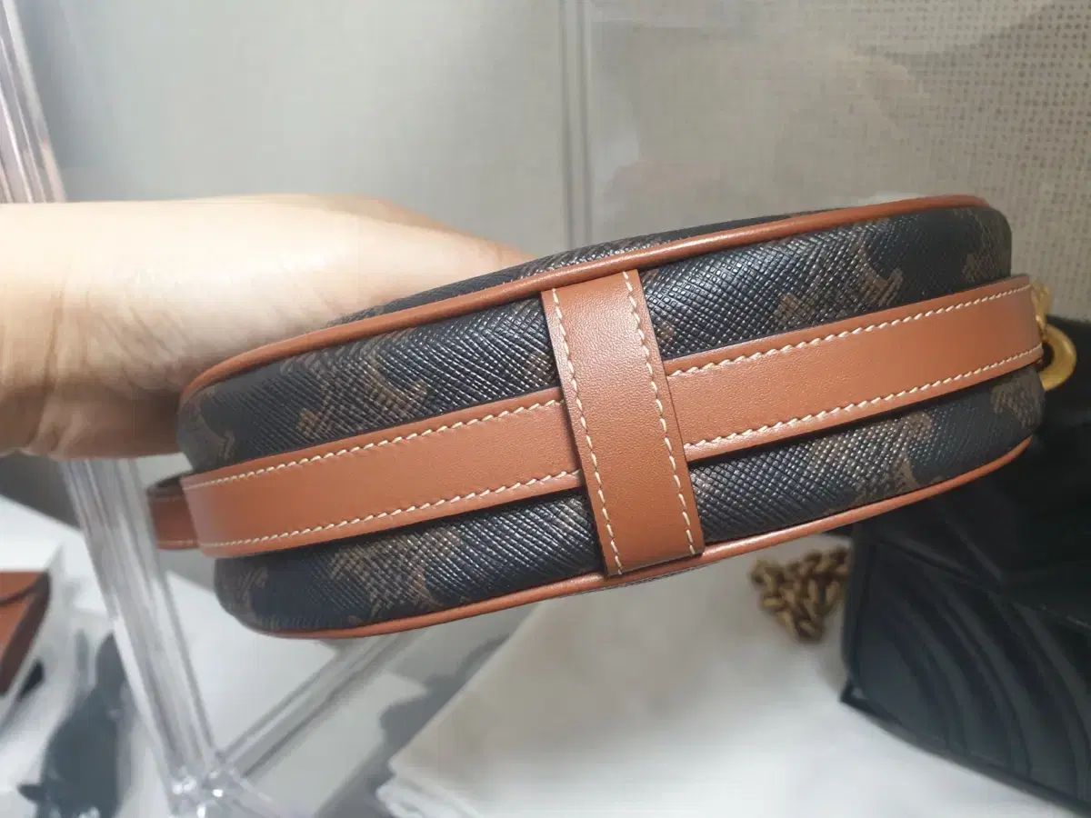 セリーヌ トリオンフ アヴァ ミニ ホーボー ほぼ新 コンディション