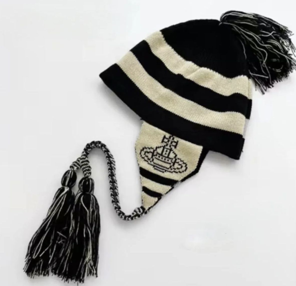 新品 ニット帽 耳当て付き ビーニー NANA - メルカリ