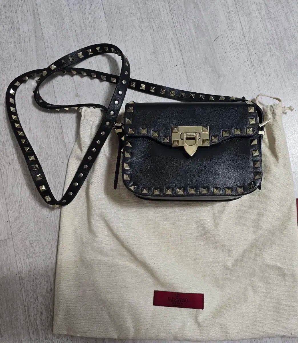 ヴァレンティノ ロックスタッズ ミニ クロスバッグ ブランド レディース バッグ ショルダーバッグ