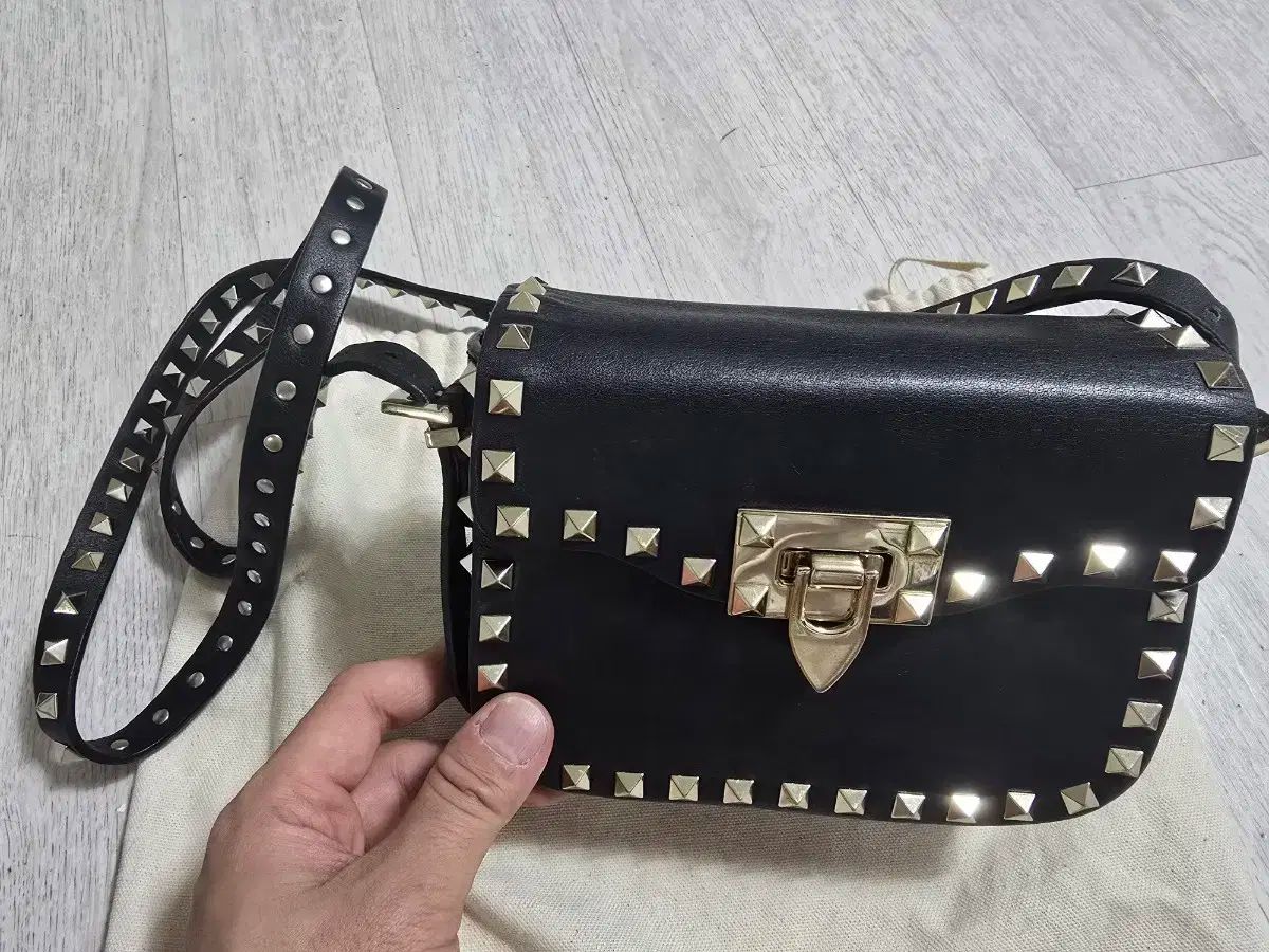ヴァレンティノ ロックスタッズ ミニ クロスバッグ ブランド レディース バッグ ショルダーバッグ