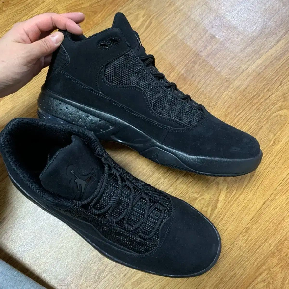 オールブラック