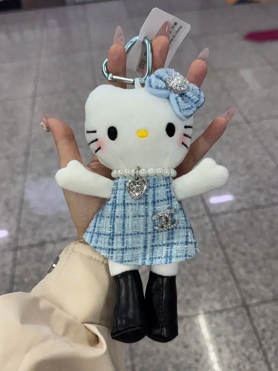 サンリオ ハローキティ ロング足 ぬいぐるみ マスコット ハート