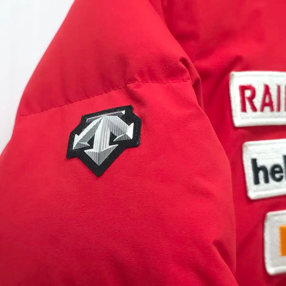 デサント スイス スキーチーム キッズ ダウン レッド 150 - メルカリ