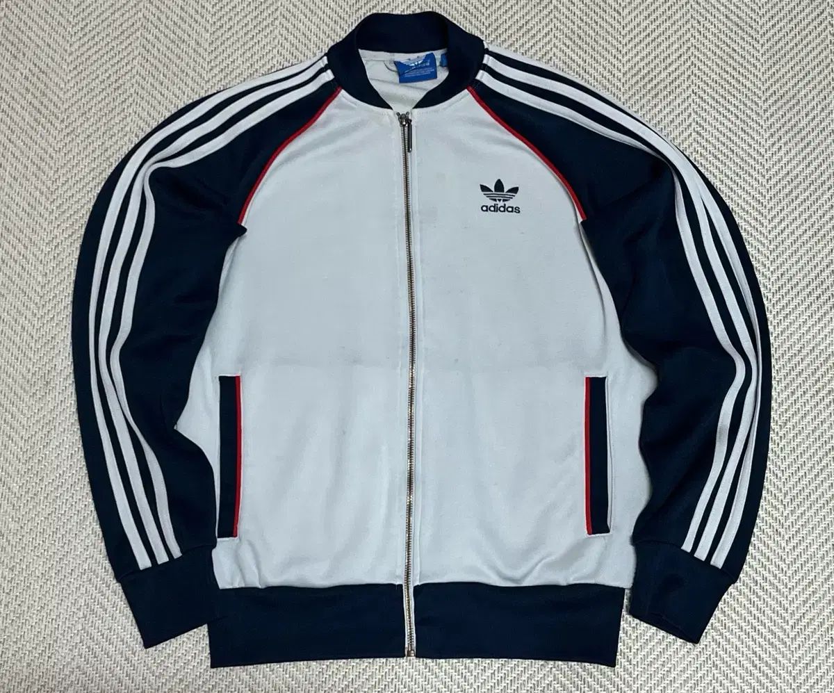 アディダス 3本線 トラックジャージ 白 ネイビー レッド - メルカリ