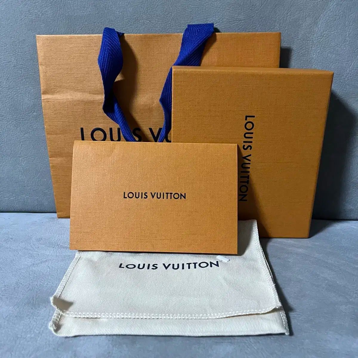 ミュルティプルウォレット 二つ折り財布