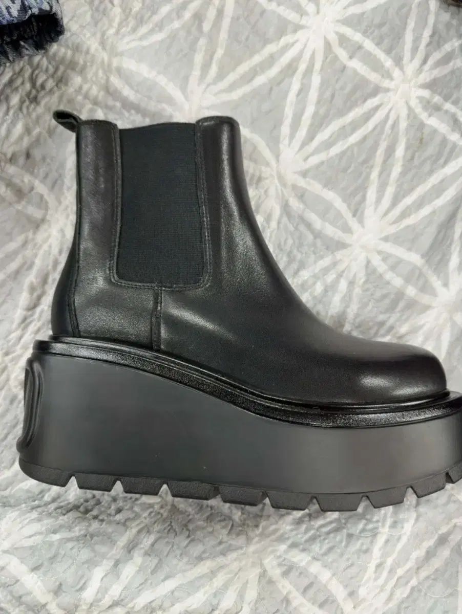 ヴァレンティノ ブラック プラットフォーム チェルシー ブーツ 35(225