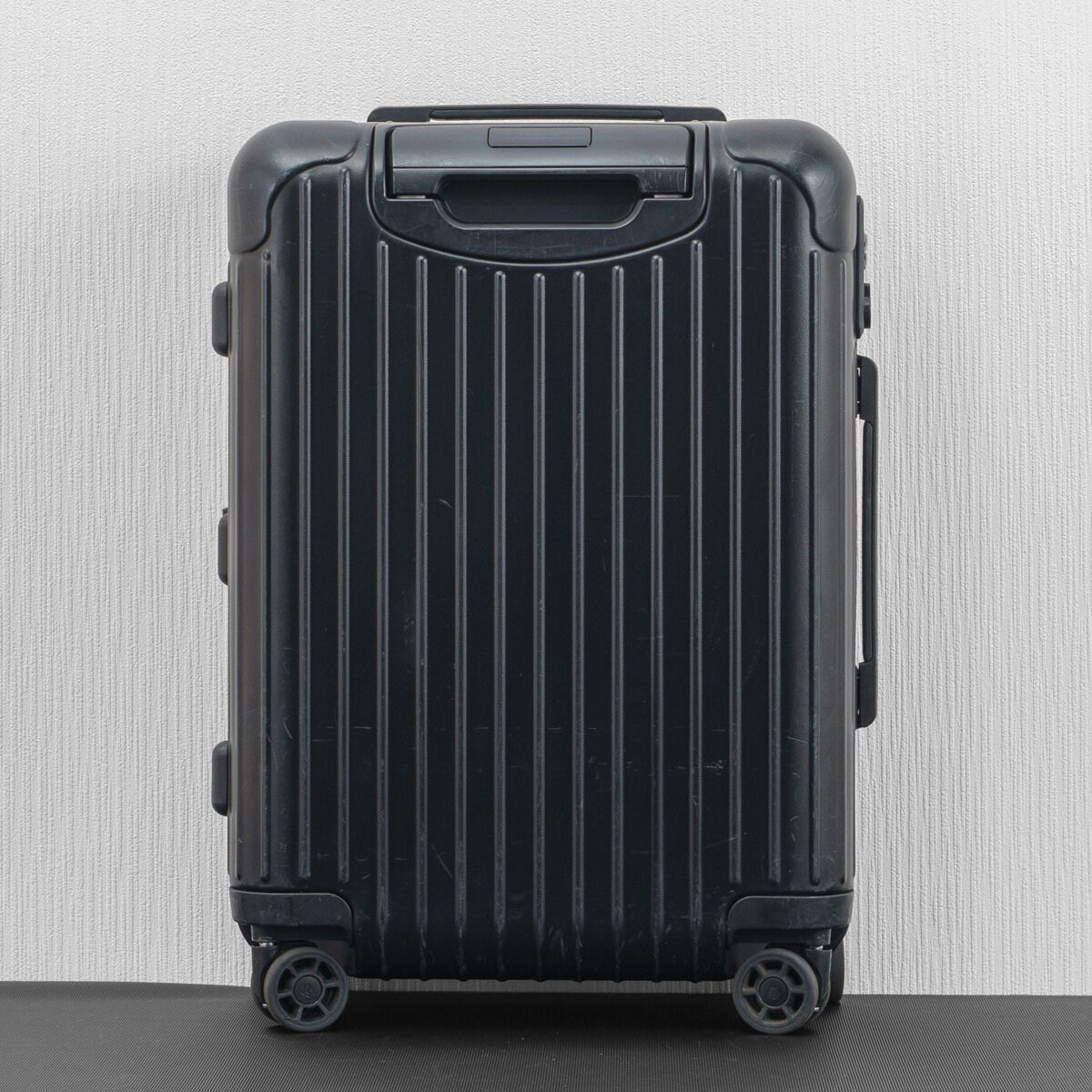 RIMOWA リモワ Essential Cabin エッセンシャルキャビンS 34L 機内