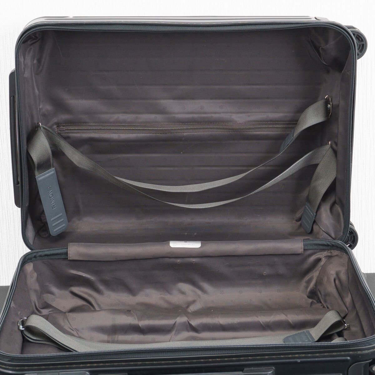 RIMOWA リモワ Essential Cabin エッセンシャルキャビンS 34L 機内