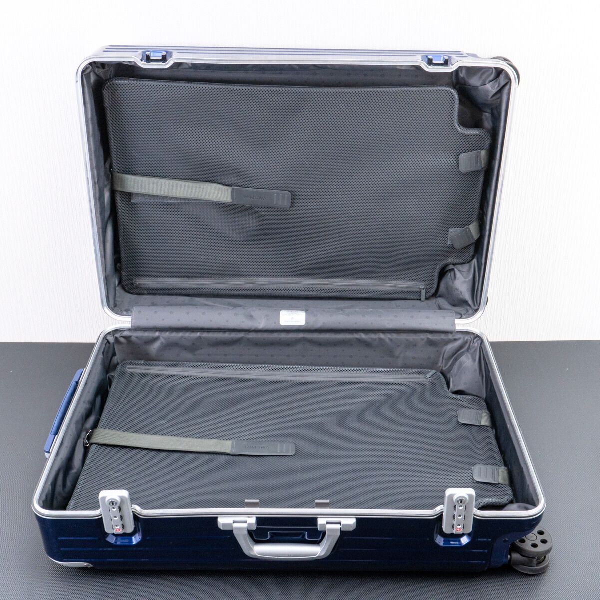 RIMOWA リモワ HYBRID Check-IN L ハイブリッド チェックインL 84L 4輪