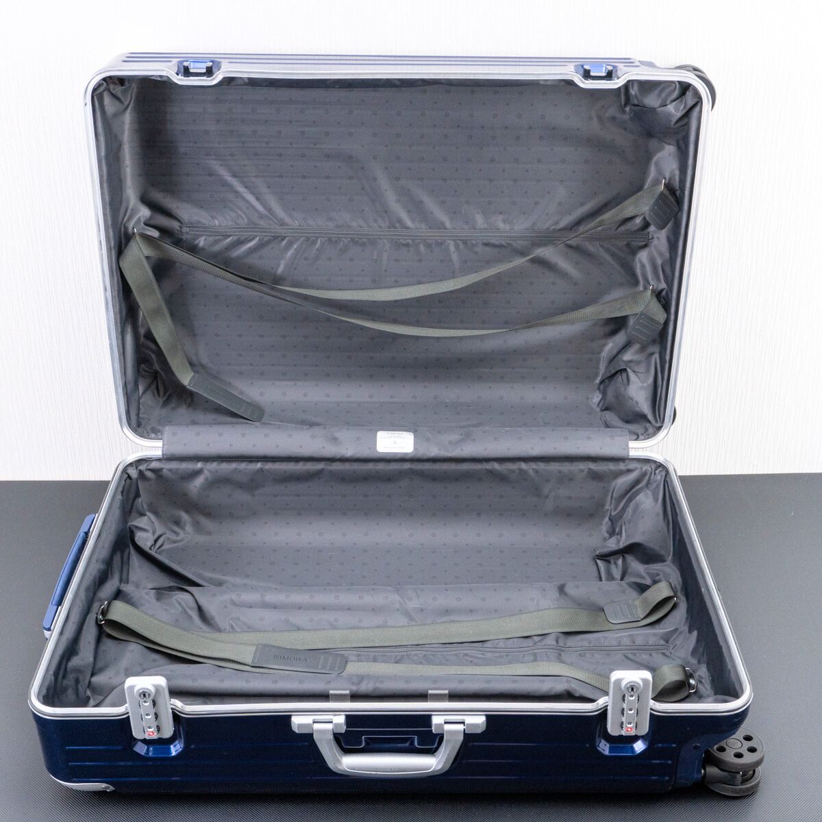 RIMOWA リモワ HYBRID Check-IN L ハイブリッド チェックインL 84L 4輪