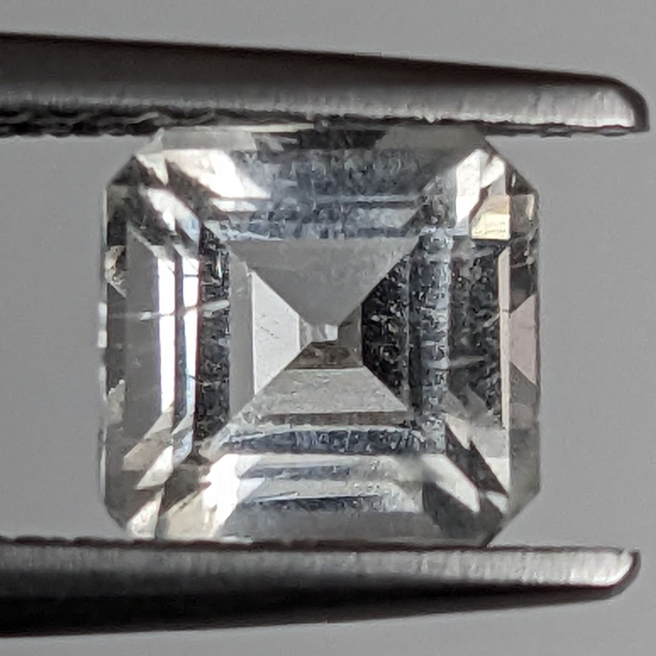 フェナカイト ミャンマー産 1.098 ct