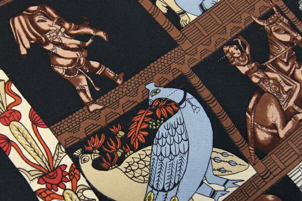 美品 タグあり エルメス スカーフ カレ90 TORANA 塔門 HERMES エルメス スカーフ サイズ:90 カレ90 TORANA 塔門総柄シルク