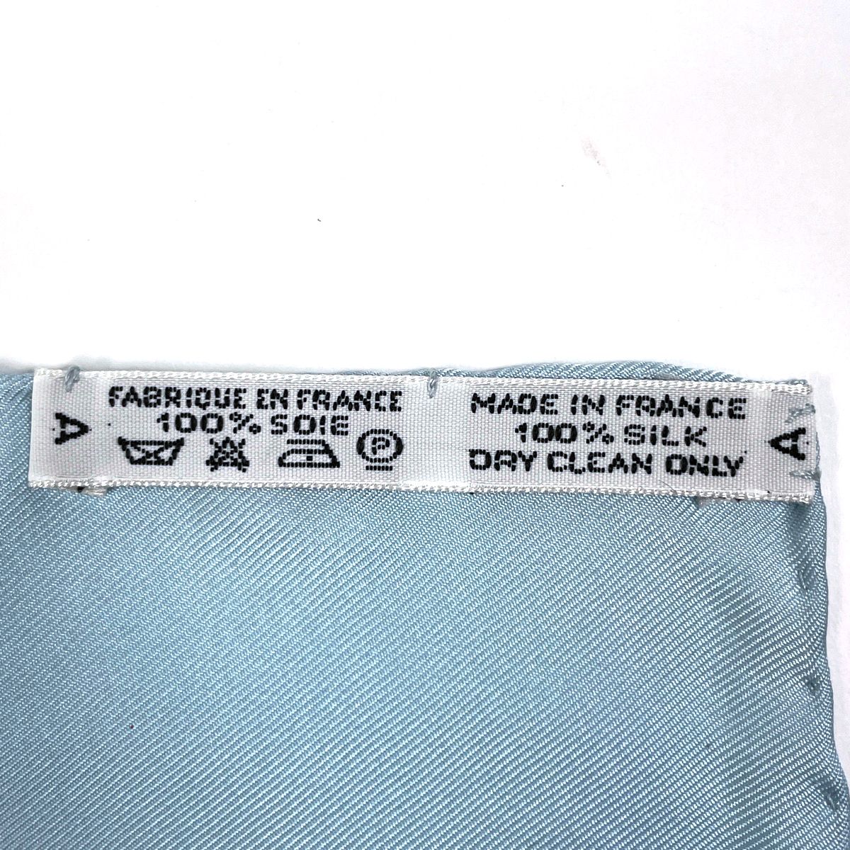 エルメス HERMES カレ 90 LA PROMENADE DE LONGCHAMPS ロンシャンへの散歩 馬車 スカーフ シルク ライトブルー マルチ レディース