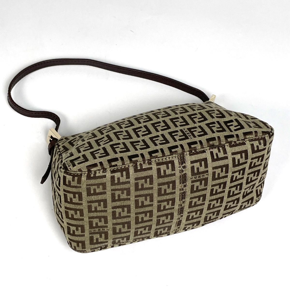 Fendi マンマバケットズッキーノ ロゴプリント ショルダーバッグ 中型 フェンディ FENDI ズッキーノ柄 ワンショルダーバッグ 肩掛け 手提げ