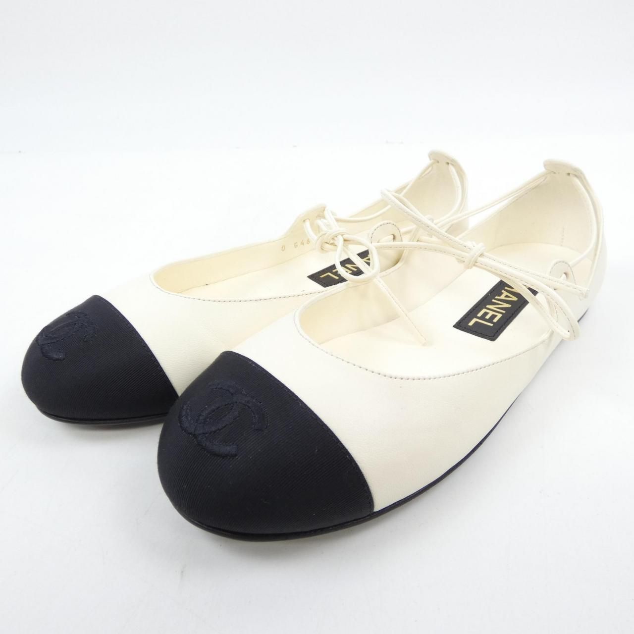 フラットシューズ