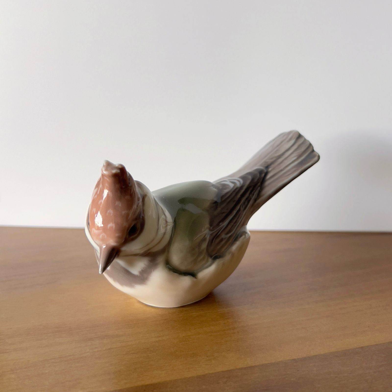 Dahl Jensen（ダール・イェンセン）フュギュリン 1050 カンムリガラ