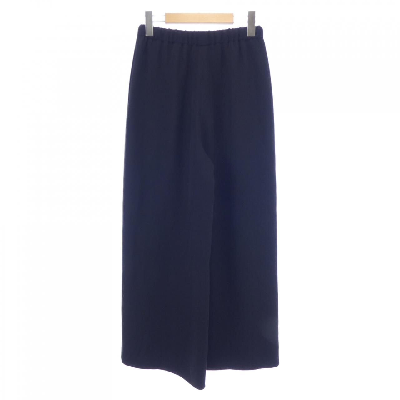 ヴァレンティノ パンツ