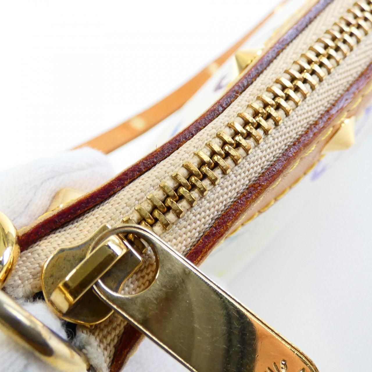 ルイヴィトン　マルチカラー　アクセソワール　M92649 アクセサリーポーチ ルイヴィトン ポシェット アクセソワール M92649 モノグラム マルチ