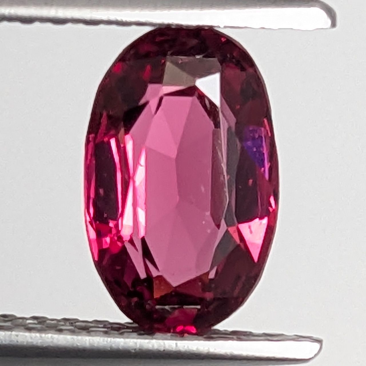 レッドスピネル ミャンマー モゴック産 1.19 ct