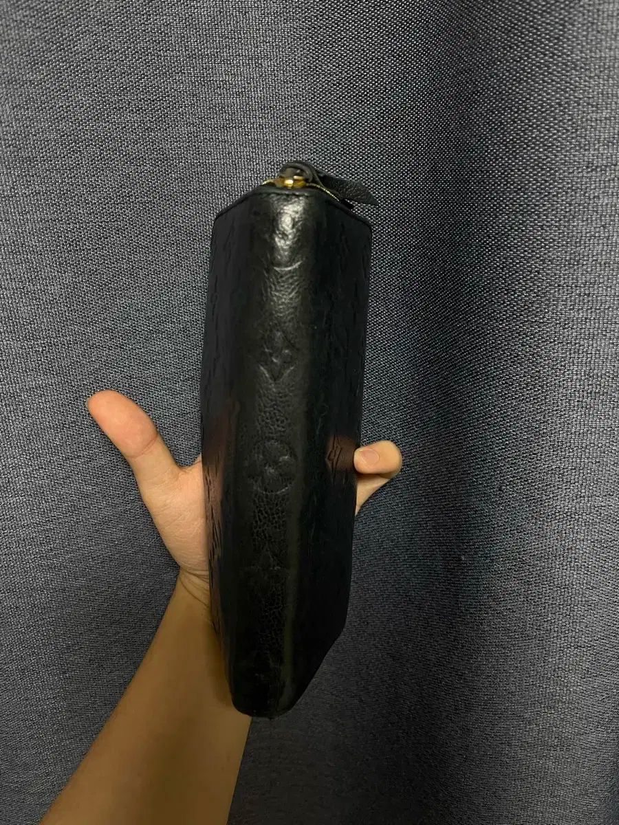 未使用 ルイ・ヴィトン エンボス加工 長財布 今日特価】Louis Vuitton ルイヴィトン クラシックレガシーシリーズ