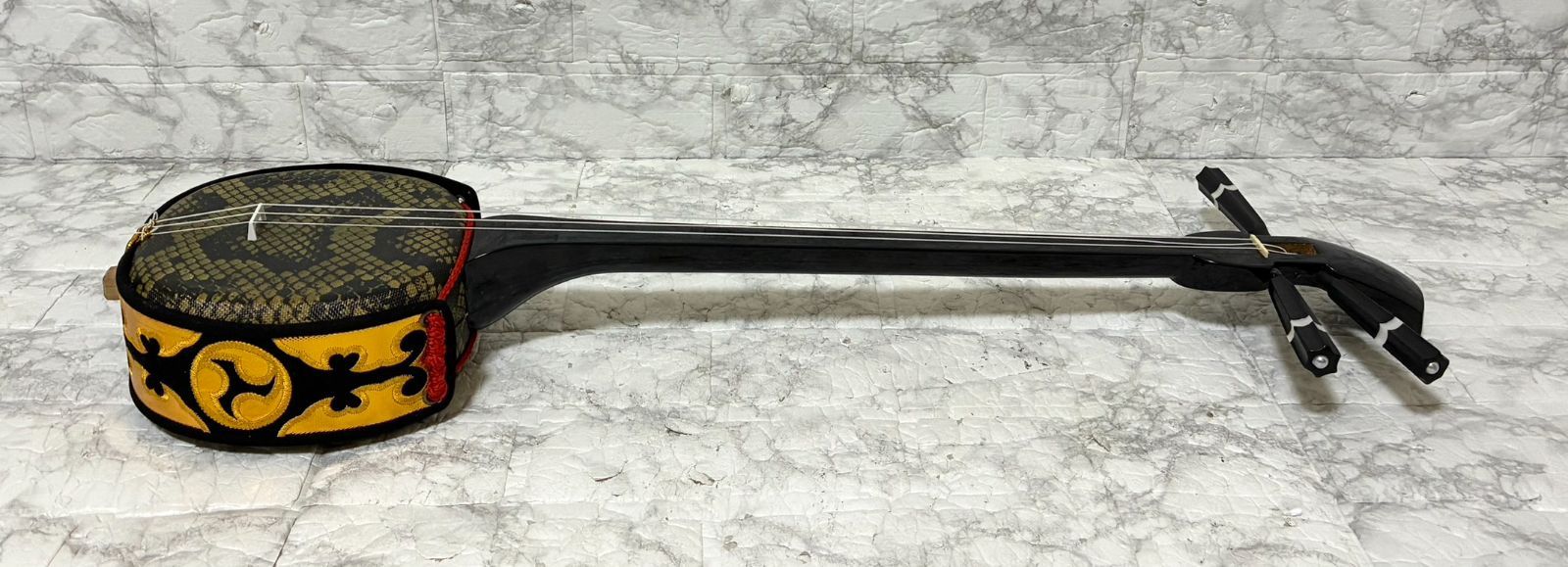 美品 確認済】沖縄三線 人工脱皮 琉球 入門セット 初心者 替え弦