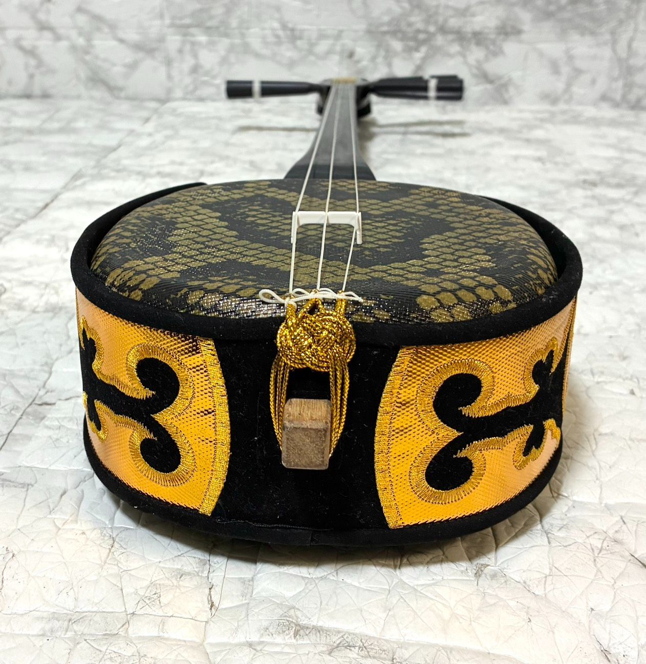 美品 確認済】沖縄三線 人工脱皮 琉球 入門セット 初心者 替え弦