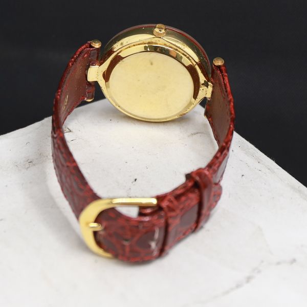 硬玉文字盤 QZ 石付 シルバーストーン 赤文字盤 レディース腕時計 2000000 NSK KRK