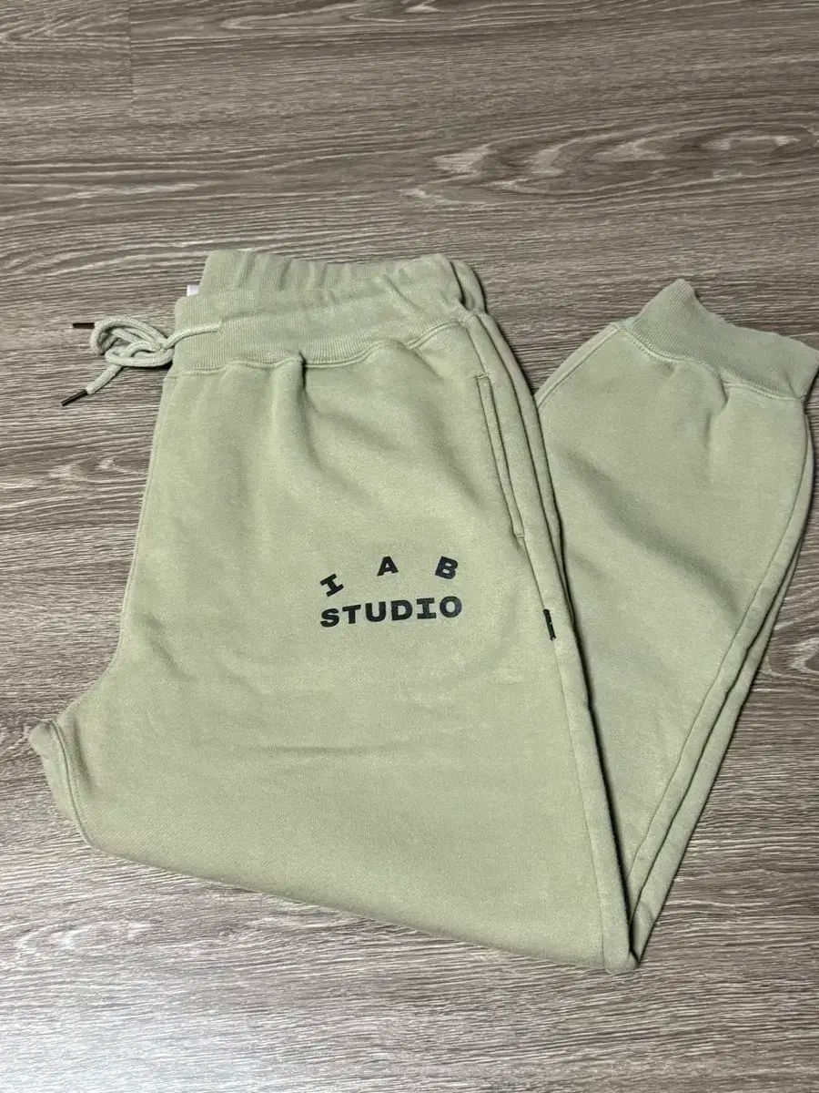 アイエプスタジオ スウェットパンツ オリーブ グリーン XL