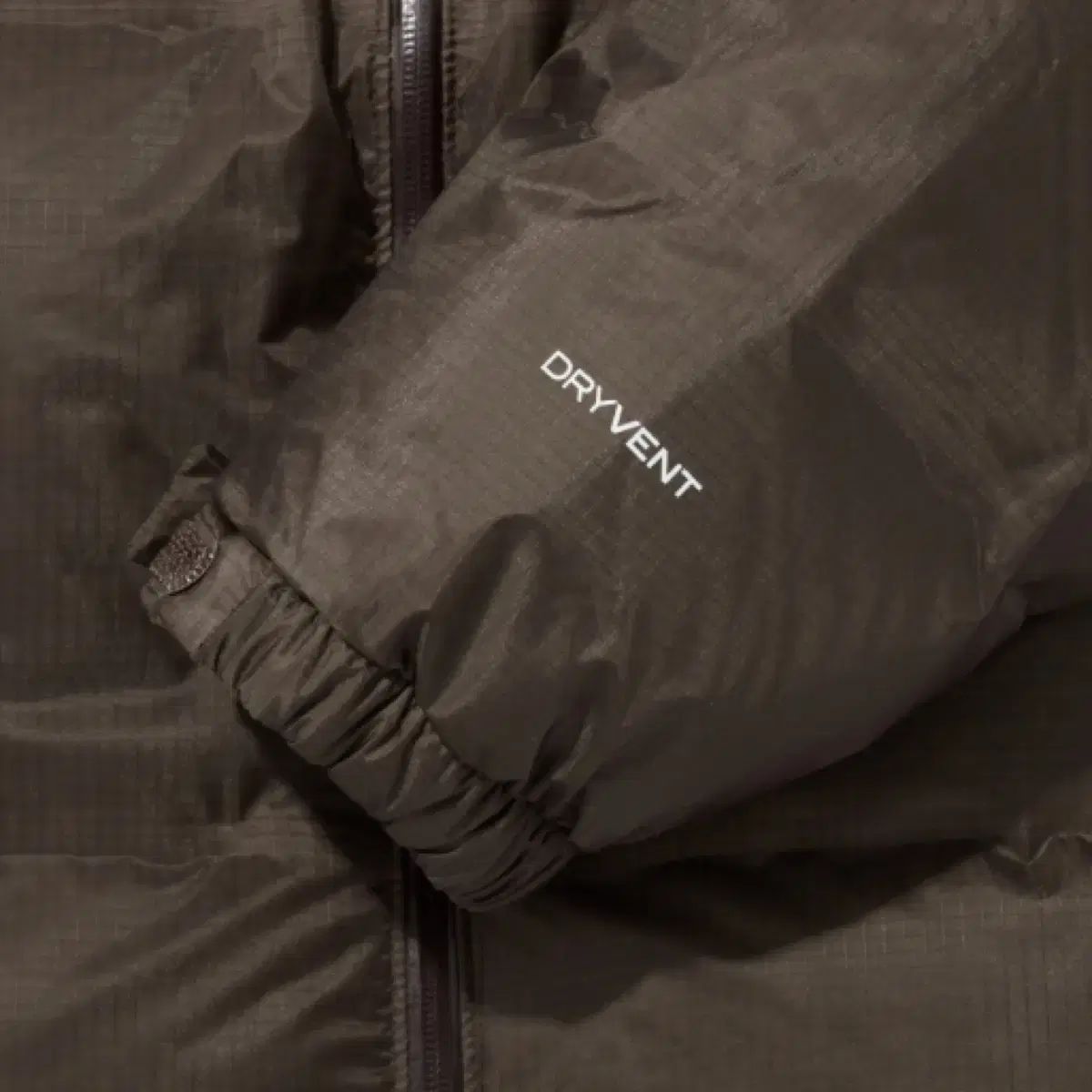 ベージュブラウン