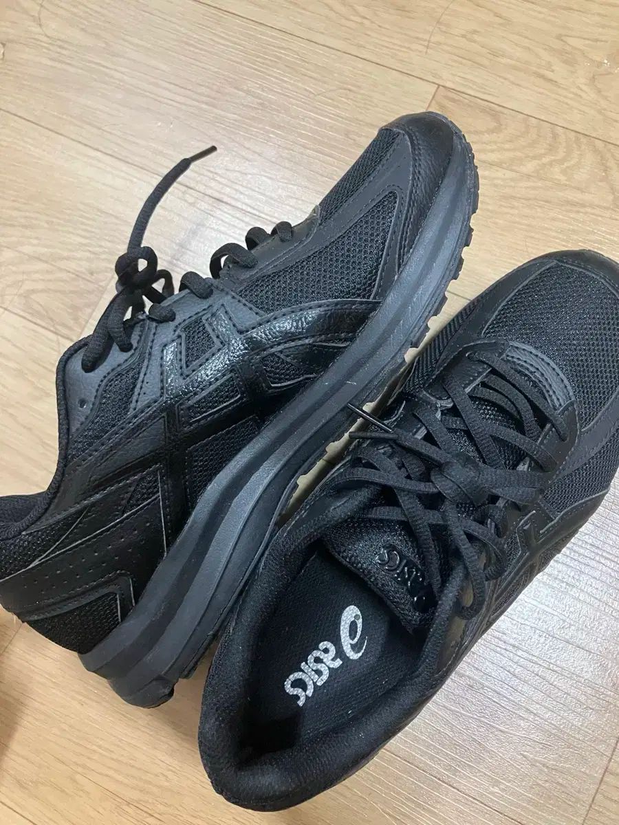 アシックス ジョグ 100 S ブラック 2 E ワイド 260