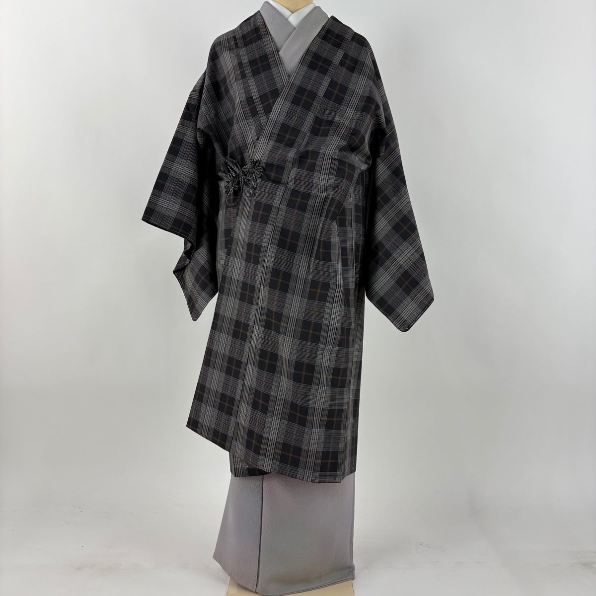 道中着 身丈112 5 cm 裄丈66 M 和装コート 大島紬地 証紙 格子 黒灰 正絹