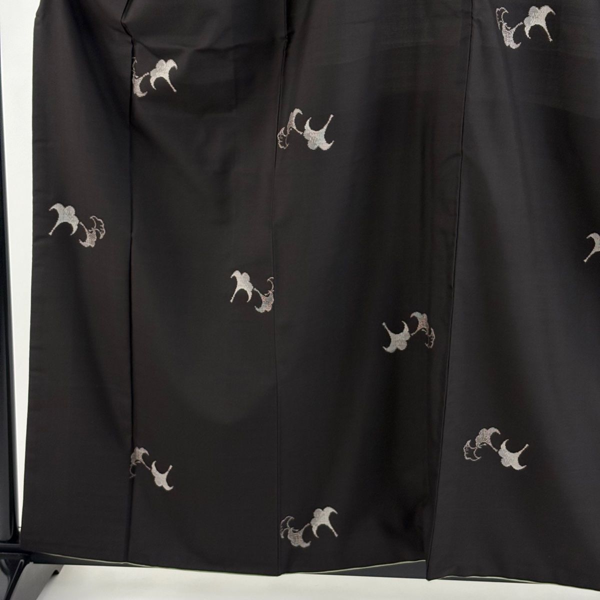 大島紬 身丈160 cm 裄丈65.5 M 袷 純泥染 証紙 銀杏 墨色 正絹