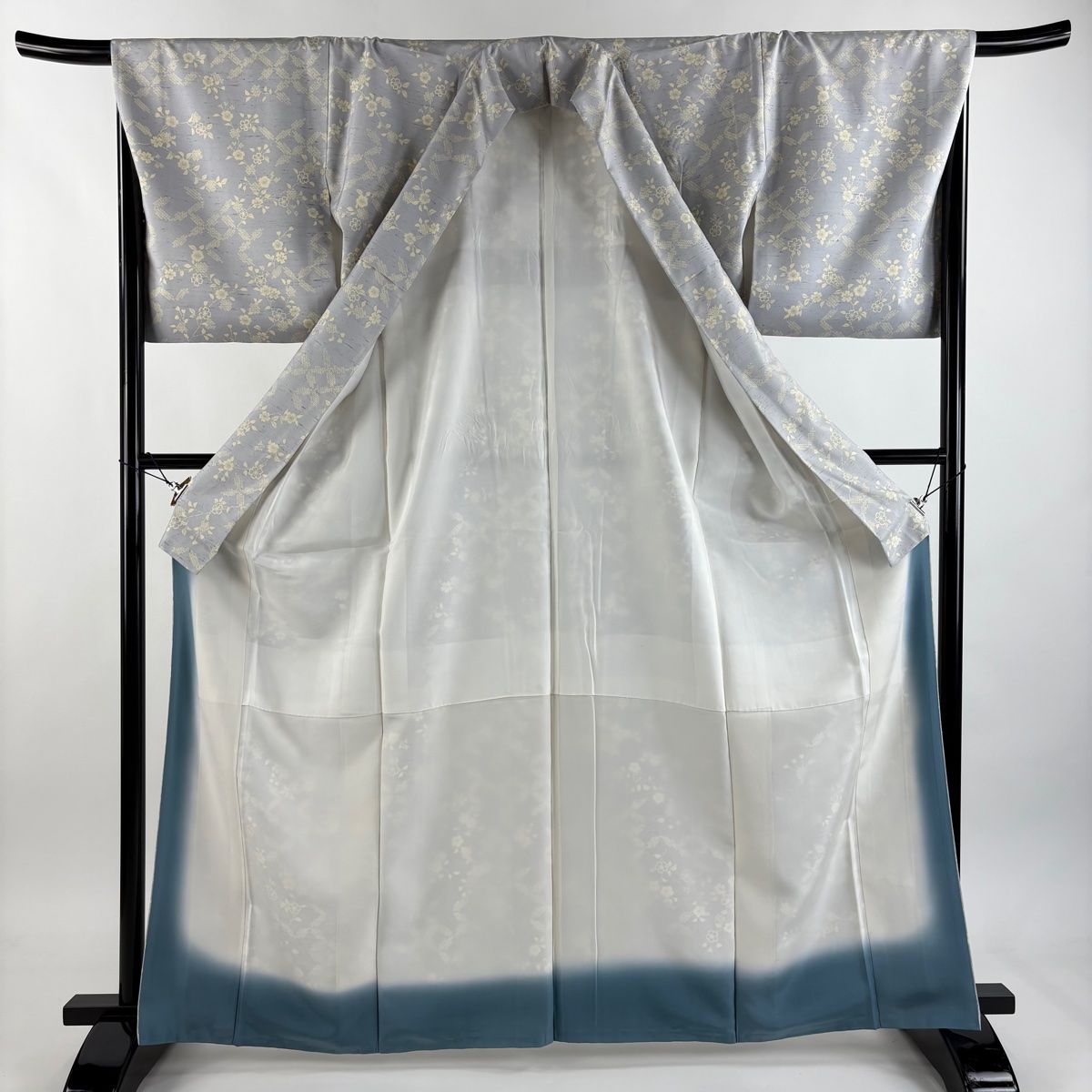  小紋 身丈165 cm 裄丈67 5 L 袷 牛首紬地 落款 桜 疋田 青灰色 正絹 小紋 着物