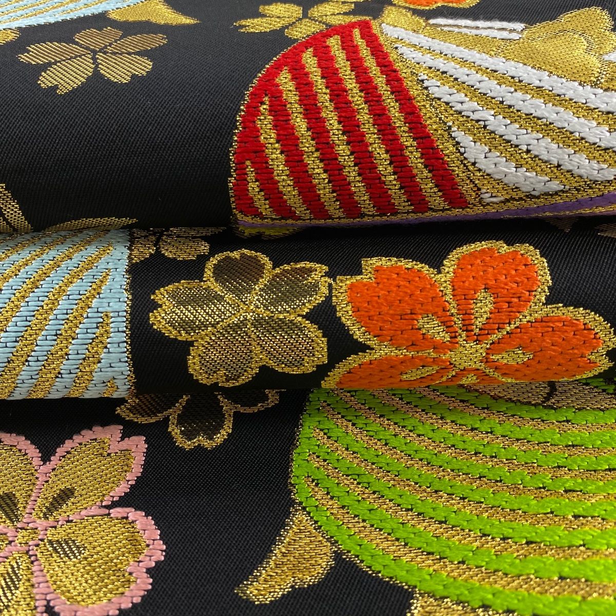 美品】 袋帯 逸品 川島織物 落款 糸巻き 桜 金糸 箔 黒 全通 正絹